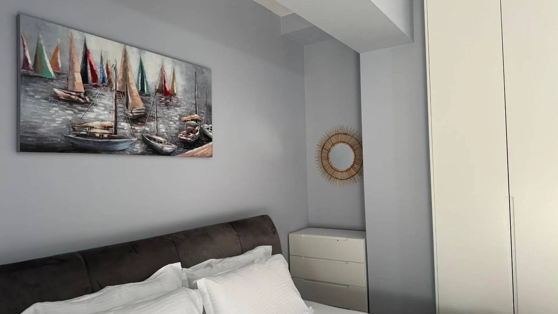 H Apartment Дуррес