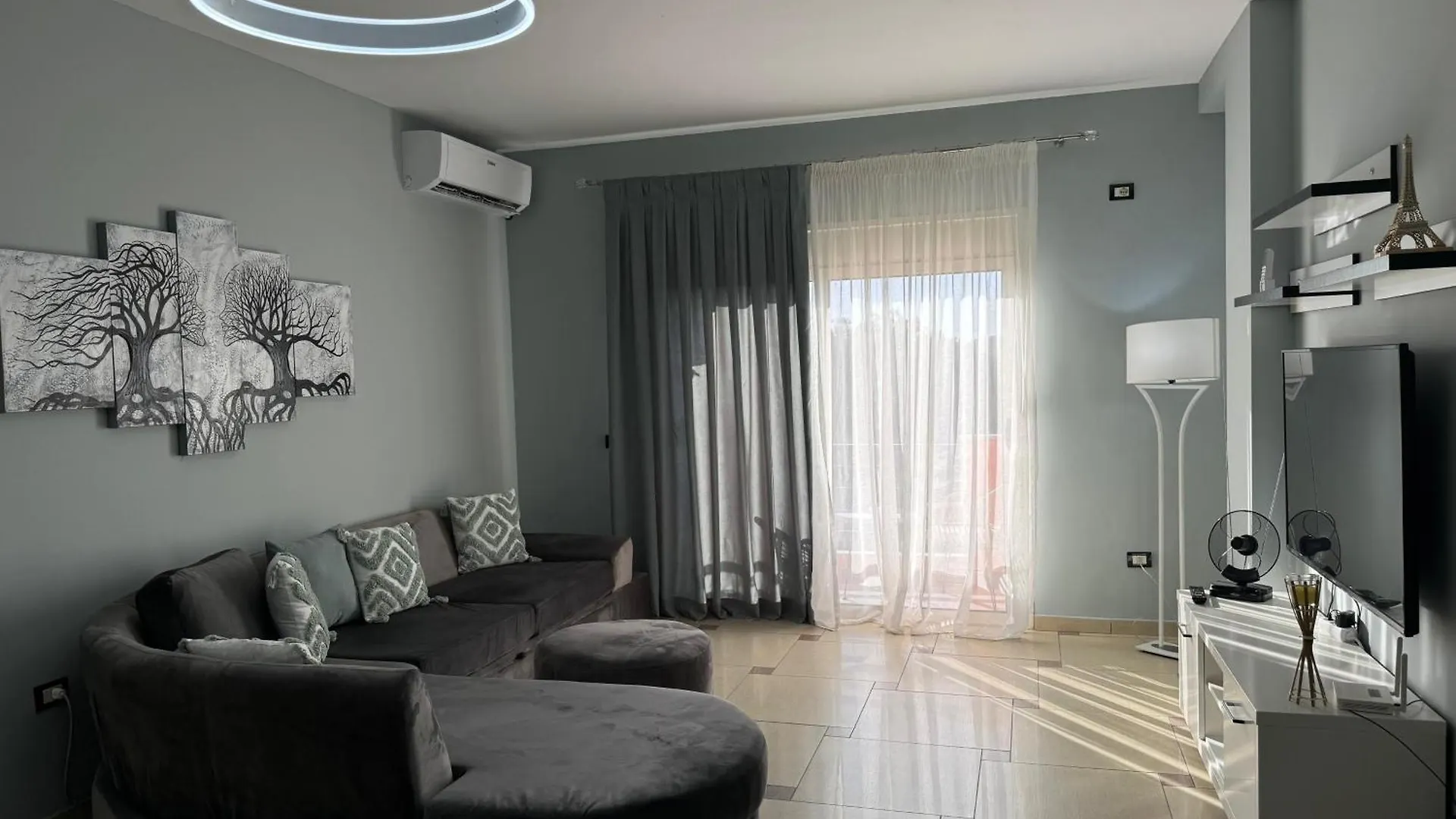 H Apartment Дуррес